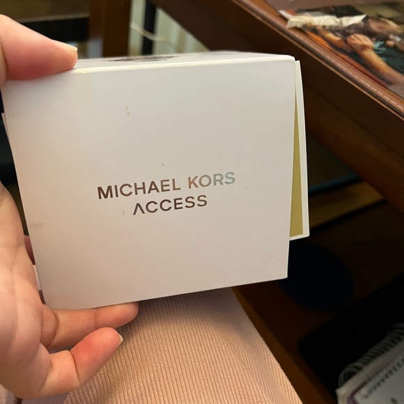 Michael Kors smart watch - Picture 2 of 4